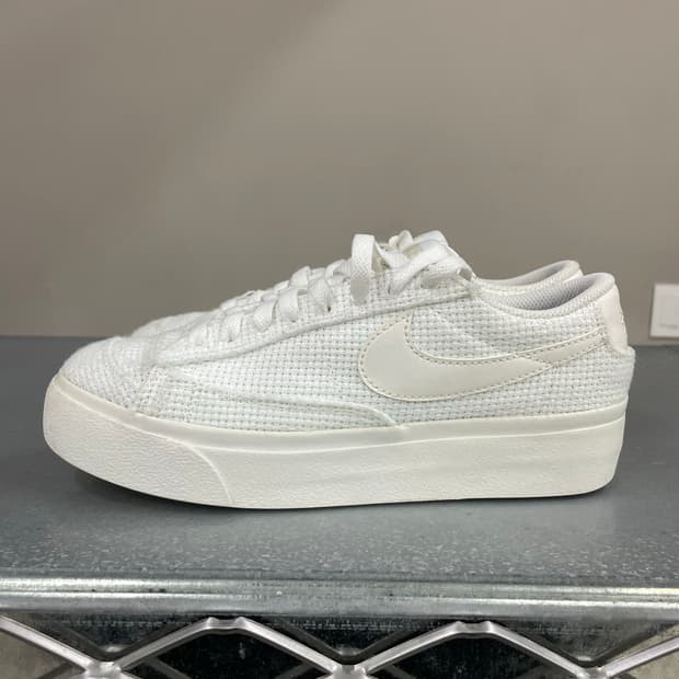 나이키 블레이저 로우 화이트 235