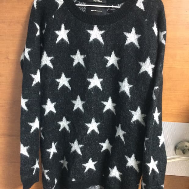 블랙 별 니트 스웨터