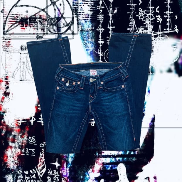True Religion 세미부츠컷 로우라이즈 데님
