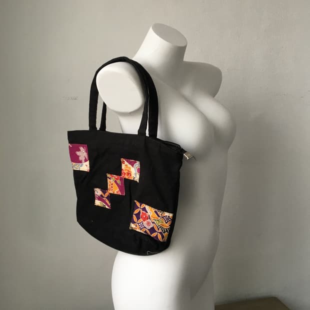 oriental patch point tote bag