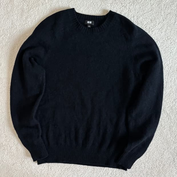 유니클로 다크네이비 울 100 니트