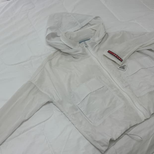 프라다 바람막이