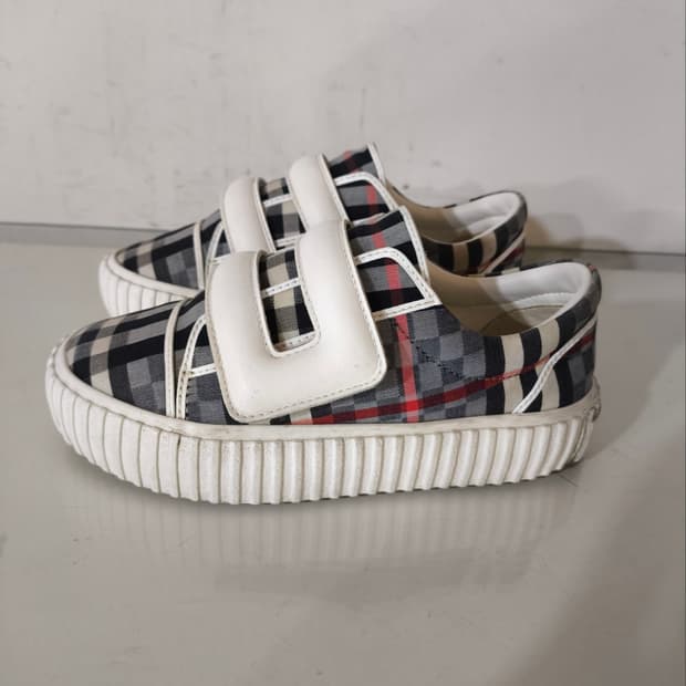 29 버버리 밸크로 스니커즈