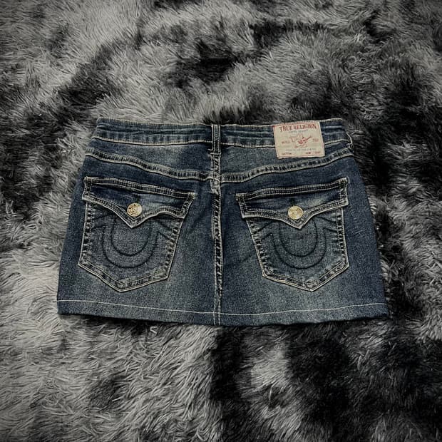 True Religion 금장 단추 워싱 데님 스커트