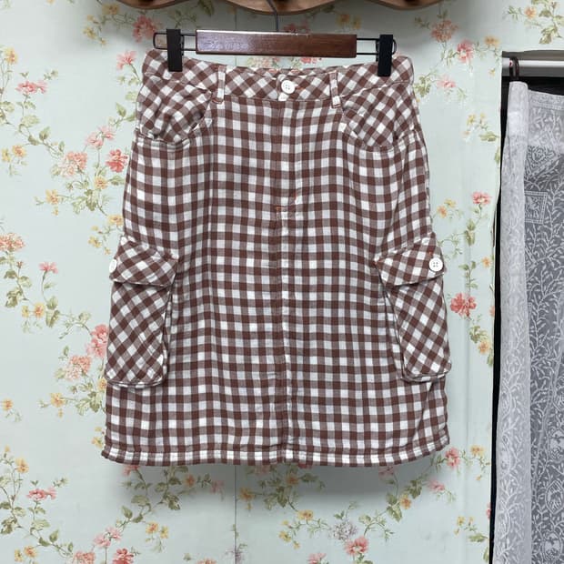 포켓 체크 미디 스커트
