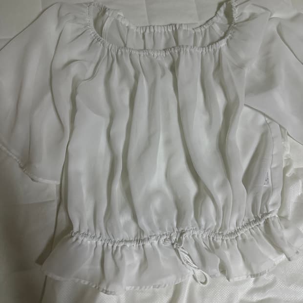 어스뮤직 블라우스