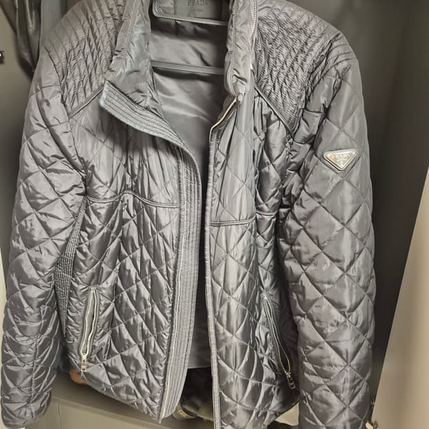 프라다 퀄팅 경량 패딩 xl xxl 56