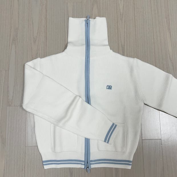 (새상품)그로브 가디건 POUT CARDIGAN