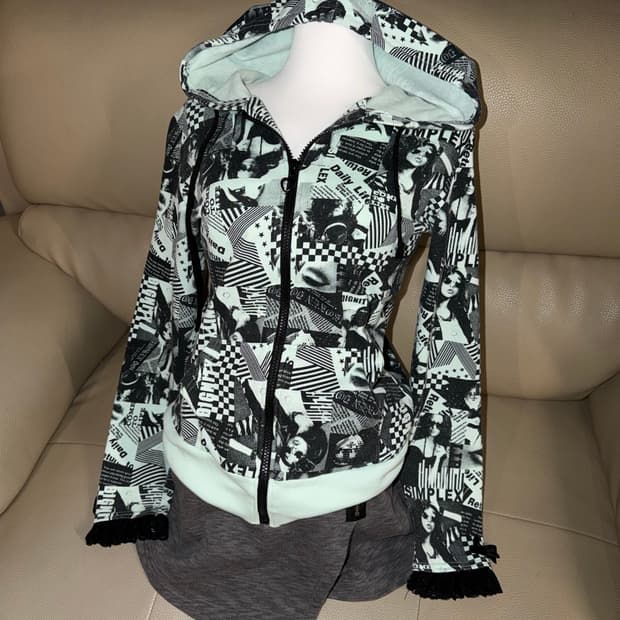 y2k printing detail mint hood zip-up