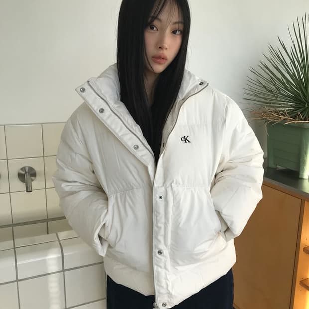 캘빈클라인 여성 숏패딩 아이보리 47D577G