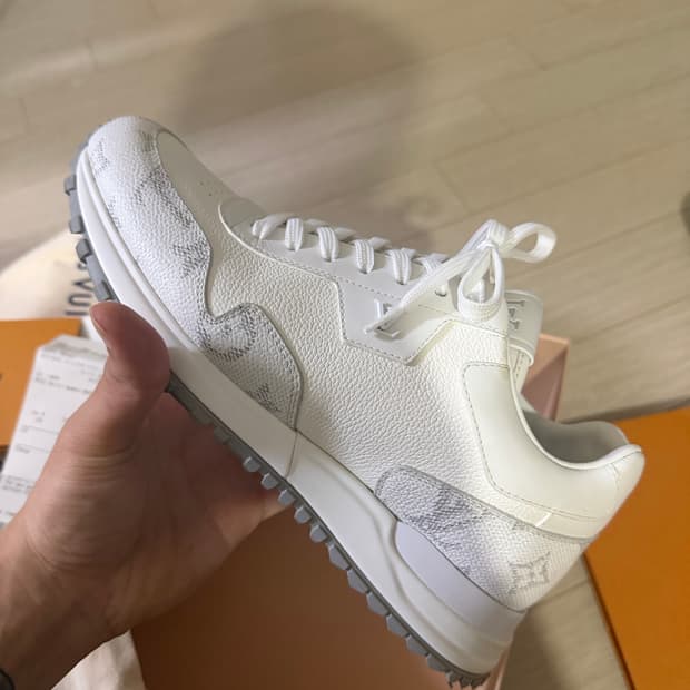 루이비통 런 어웨이 스니커즈 