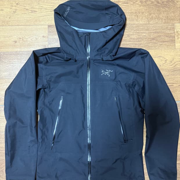 아크테릭스 베타 SL 자켓 S ( s/s25 )가을전에 미리구매하세요