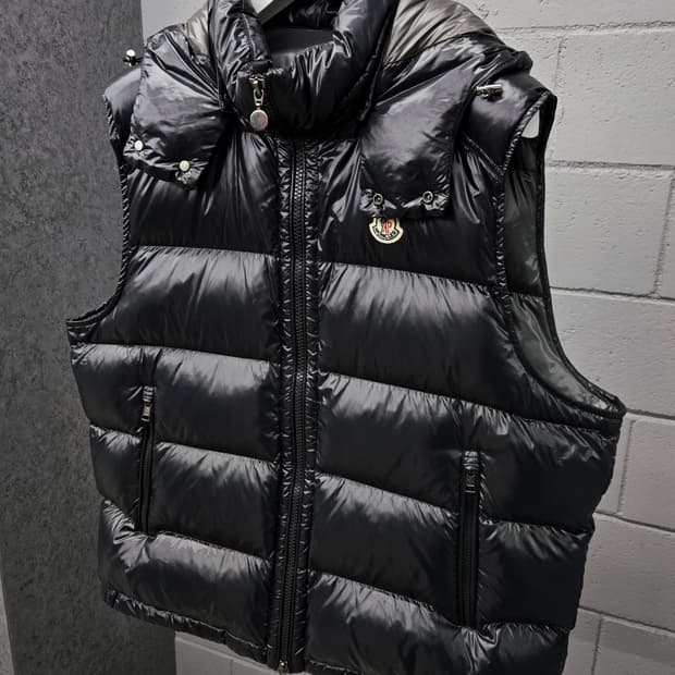 몽클레어 BORMES 유광 조끼 후드 패딩 7사이즈