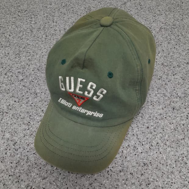 💥엘리오티 x 게스 빈티지워싱 볼캡 (카키)
