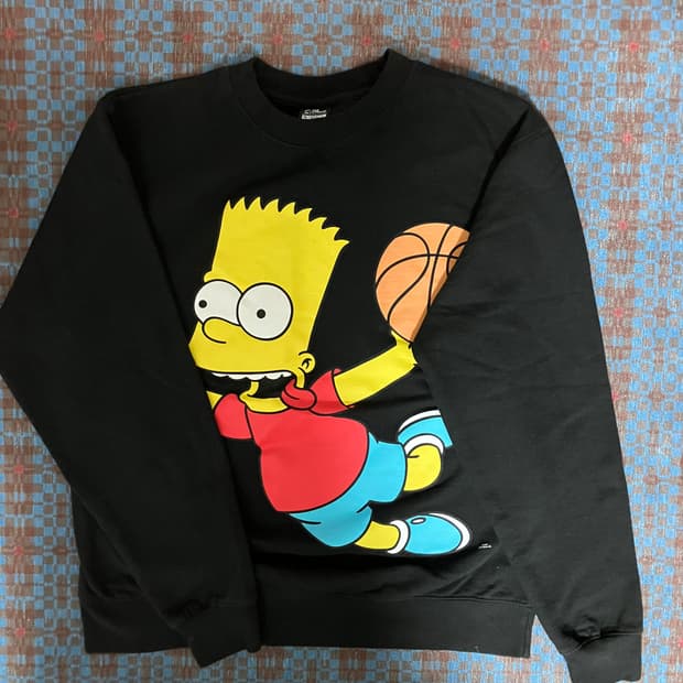 차이나타운마켓X심슨 맨투맨