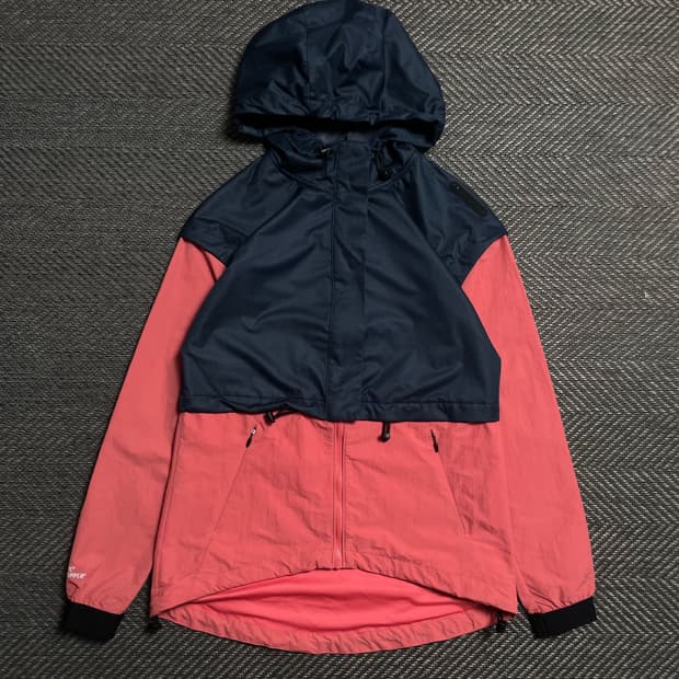 언더아머 우먼스 나일론 경량 윈드 브레이커 바람막이o 5403