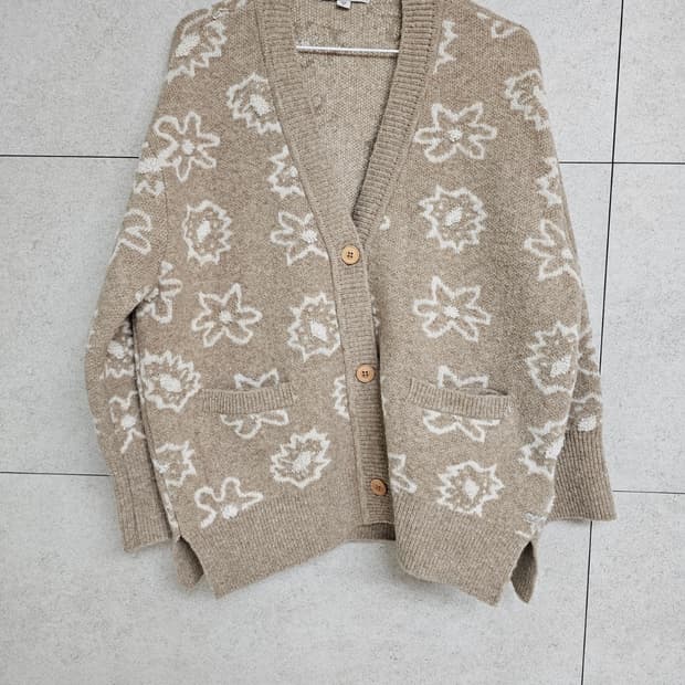 써스데이아일랜드 니트 가디건