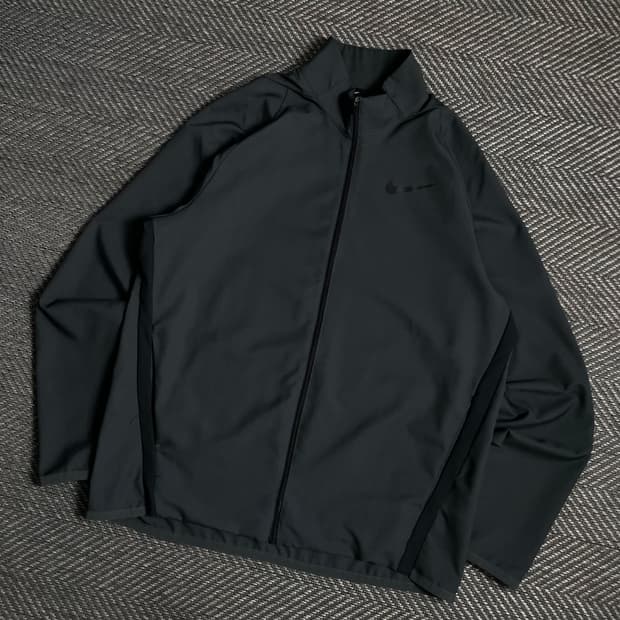 나이키 스우시 드라이핏 경량 러닝 자켓 y 4934