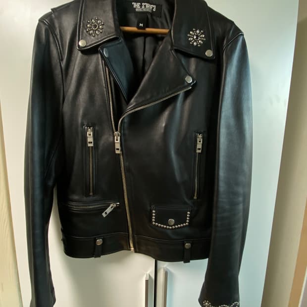 더스트라이프 커스텀 라이더 가죽자켓 판매합니다.