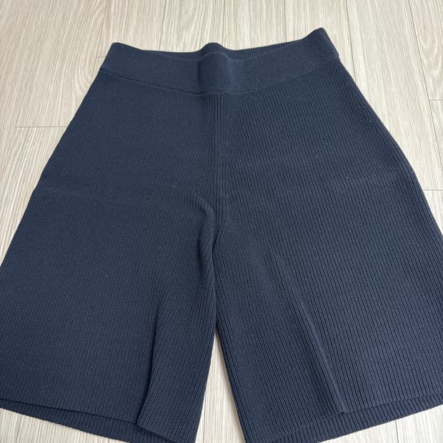 Cos 니트 반바지