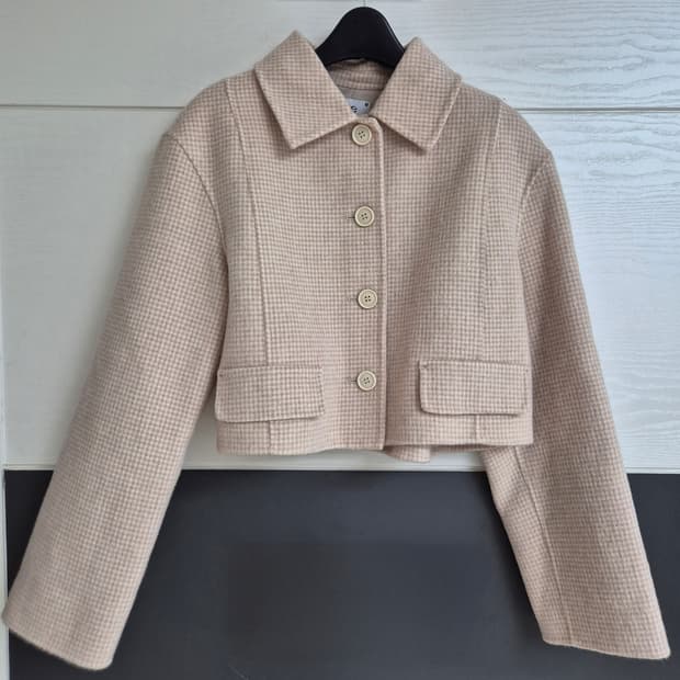 Che Che. 체크 크롭 울자켓