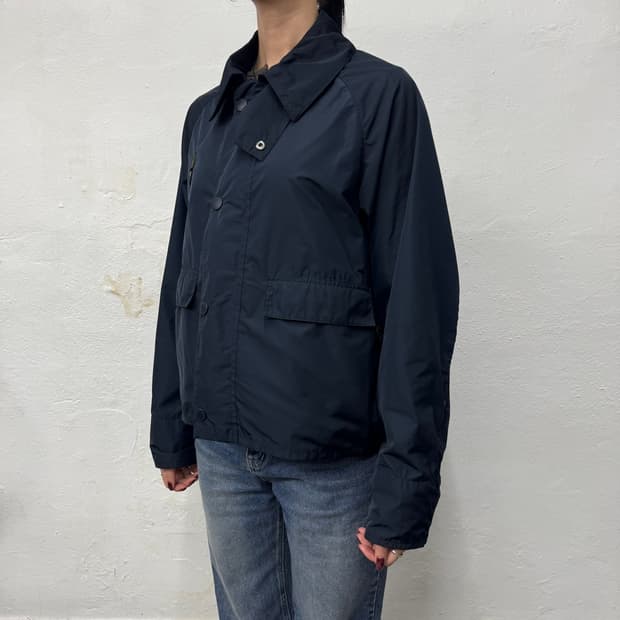바버(Barbour) 다크네이비컬러 나일론 폴리에스터 쇼트 스페이 자켓