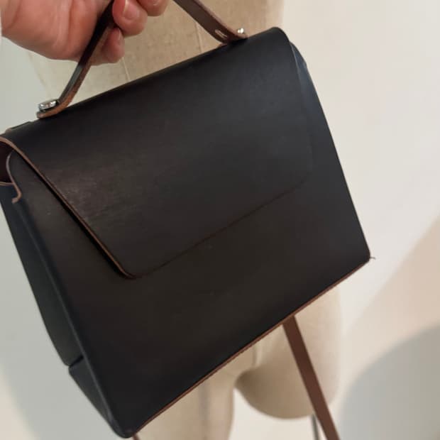 COS   블랙 가죽 미니 크로스백 토드백