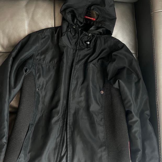 프라다 스포츠 바람막이 자켓 