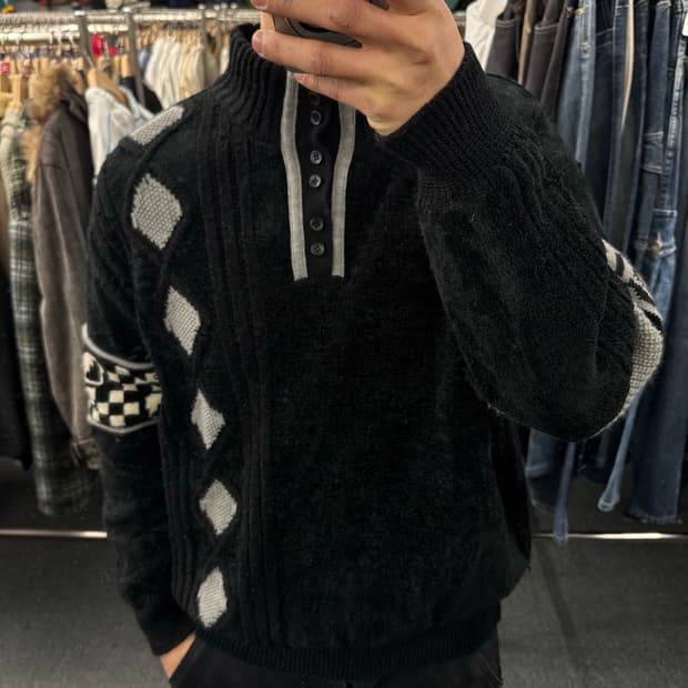 OS)Santa fe 빈티지 패턴 하프버튼 니트