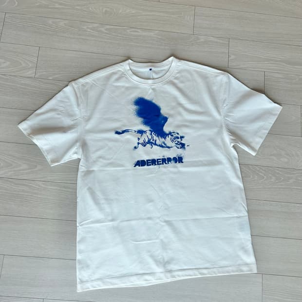 아더에러 아이거 티셔츠 오프화이트 / A1사이즈