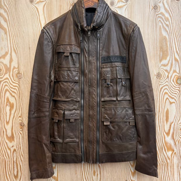 솔리드 옴므 멀티 포켓 레더자켓