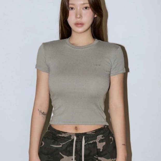 Hottie 하티 로고 반팔 티셔츠