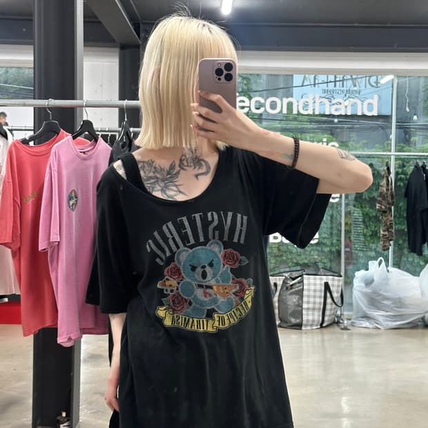 히스테릭 글래머 퍽베어 와이드넥 반팔 티셔츠