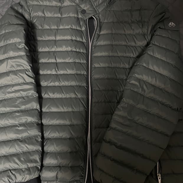 무스너클 경량패딩