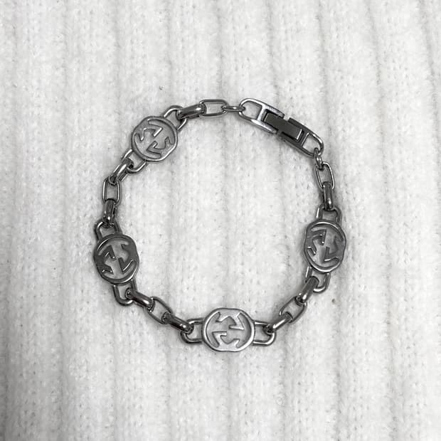 포인트 써지컬 팔찌