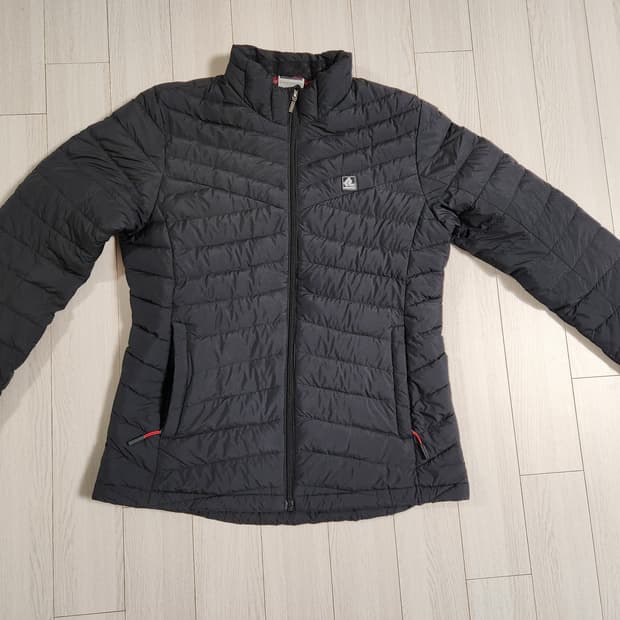 새상품급)래드캠프 여성경량패딩 사이즈L

남자가 입으시려면 m정도되요^^