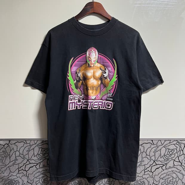 2005 WWE 레이미스테리오 티셔츠