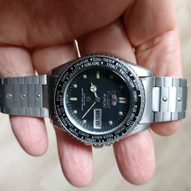 오리엔트 월드타임 킹다이버 시계