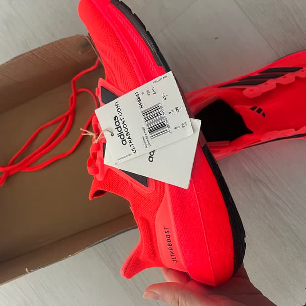 아디다스 울트라부스트 275 새상품 (오늘까지만 올려요)