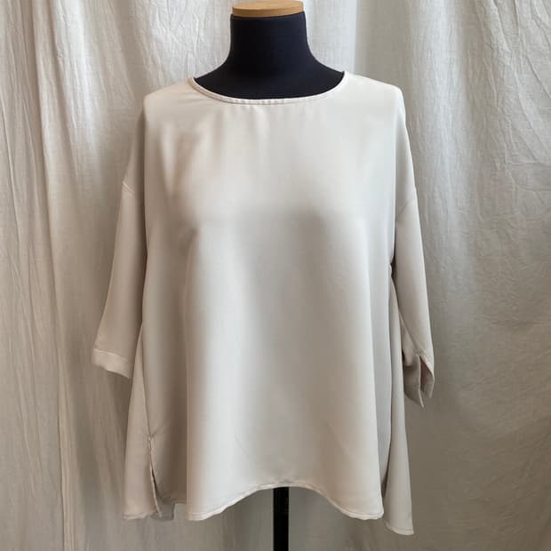 AMERICAN HOLIC 아이보리 반팔 블라우스(M)