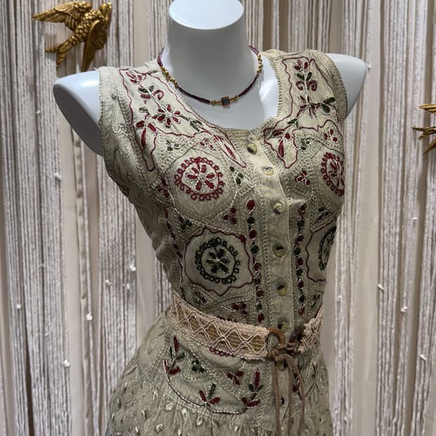 Pistachio Embroidered Sleeveless 0038
