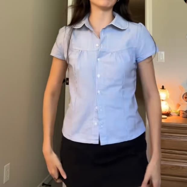 브랜디멜빌 스트라이프 블루 반팔 블라우스