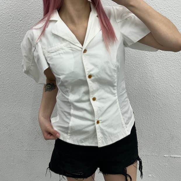 비비안웨스트우드 레드라벨 하프 벌룬셔츠 38 ( 중고 매물 없는 매물 )