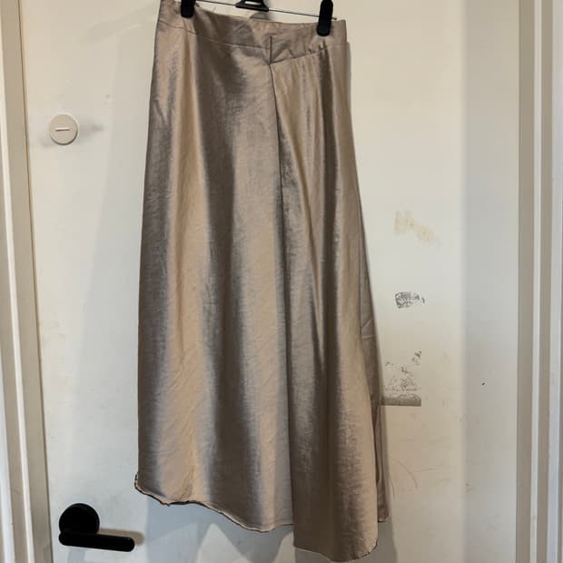 랑방컬렉션 새틴 스커트