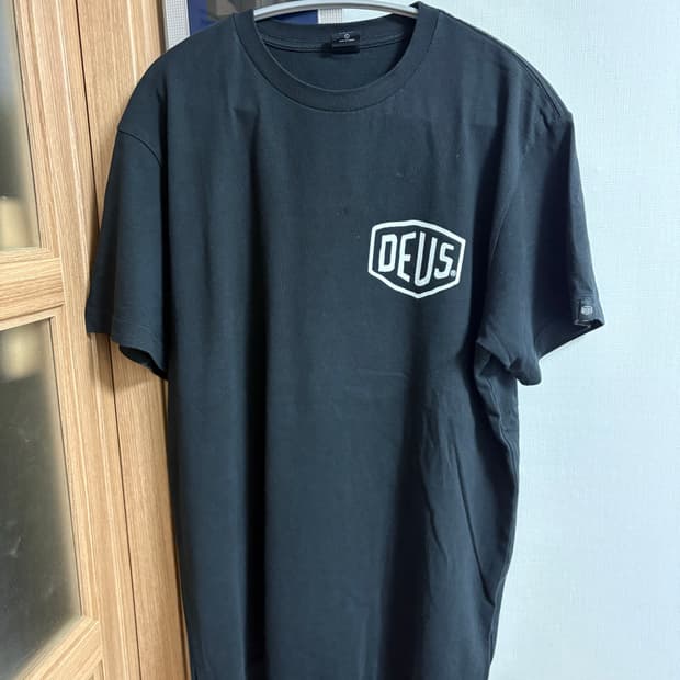 데우스 엑스 마키나 반팔티