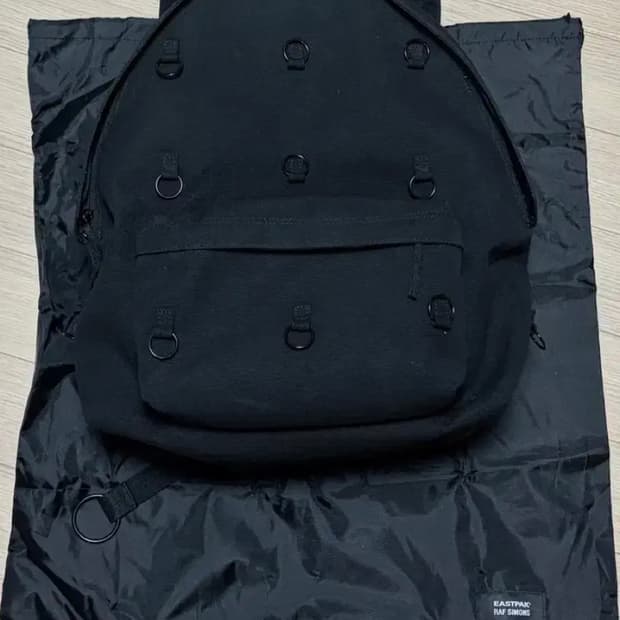 라프시몬스 이스트팩 백팩 블랙