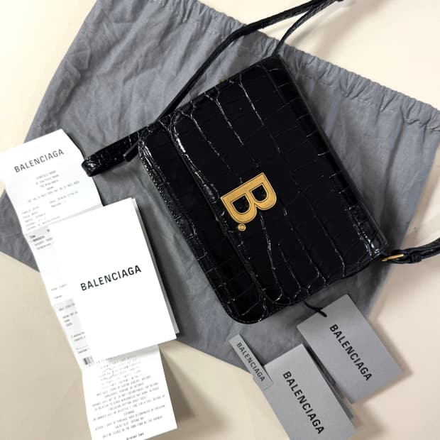 [백화점판/당일출고]발렌시아가 B로고 퀄팅 크로스백 / 숄더백
