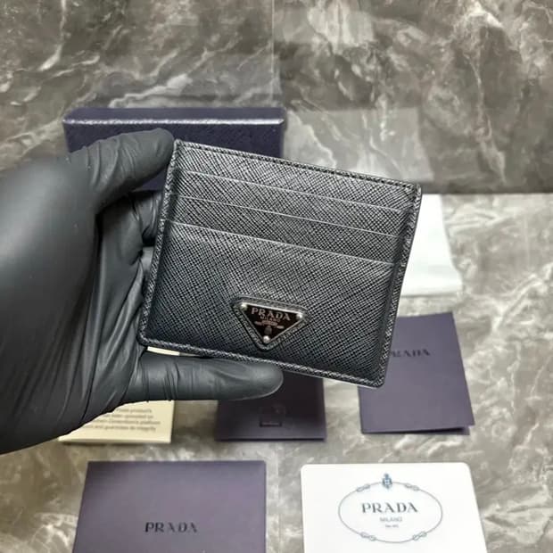 프라다 사피아노 트라이앵글 로고 카드지갑