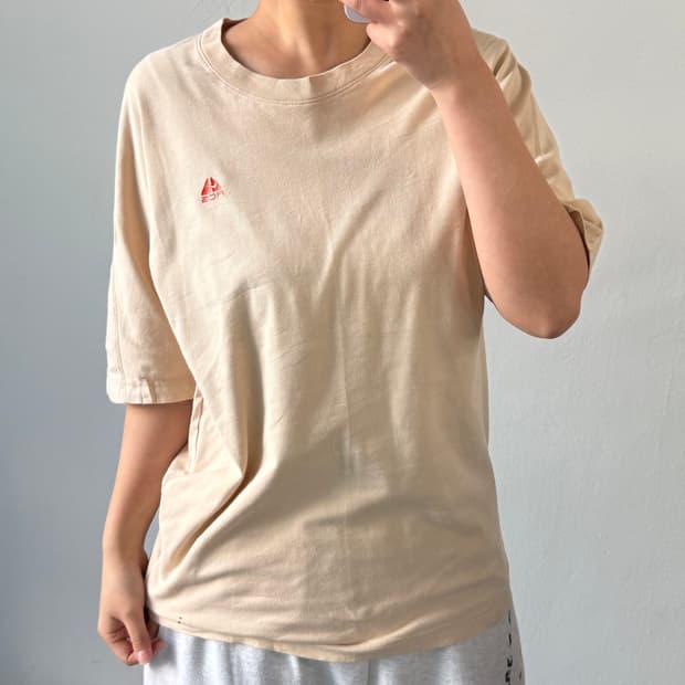 [L] 나이키acg 베이지 반팔