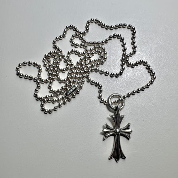 크롬하츠 타이니 크로스 펜던트 볼체인